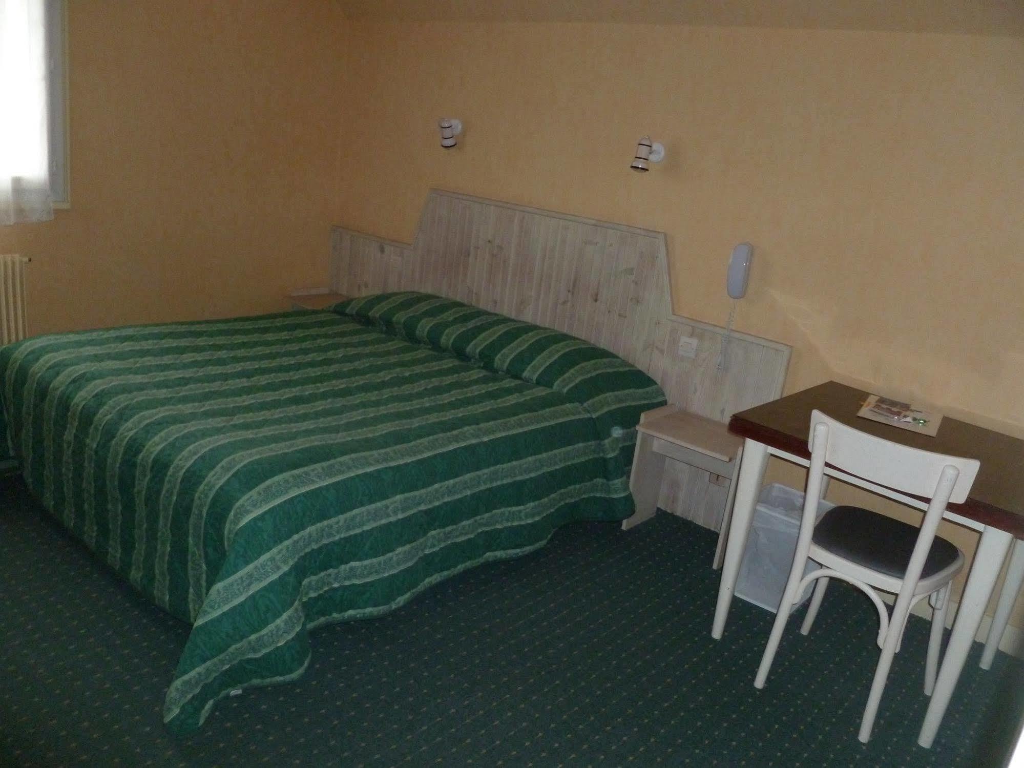 Hotel Rive Sud Шинон Экстерьер фото