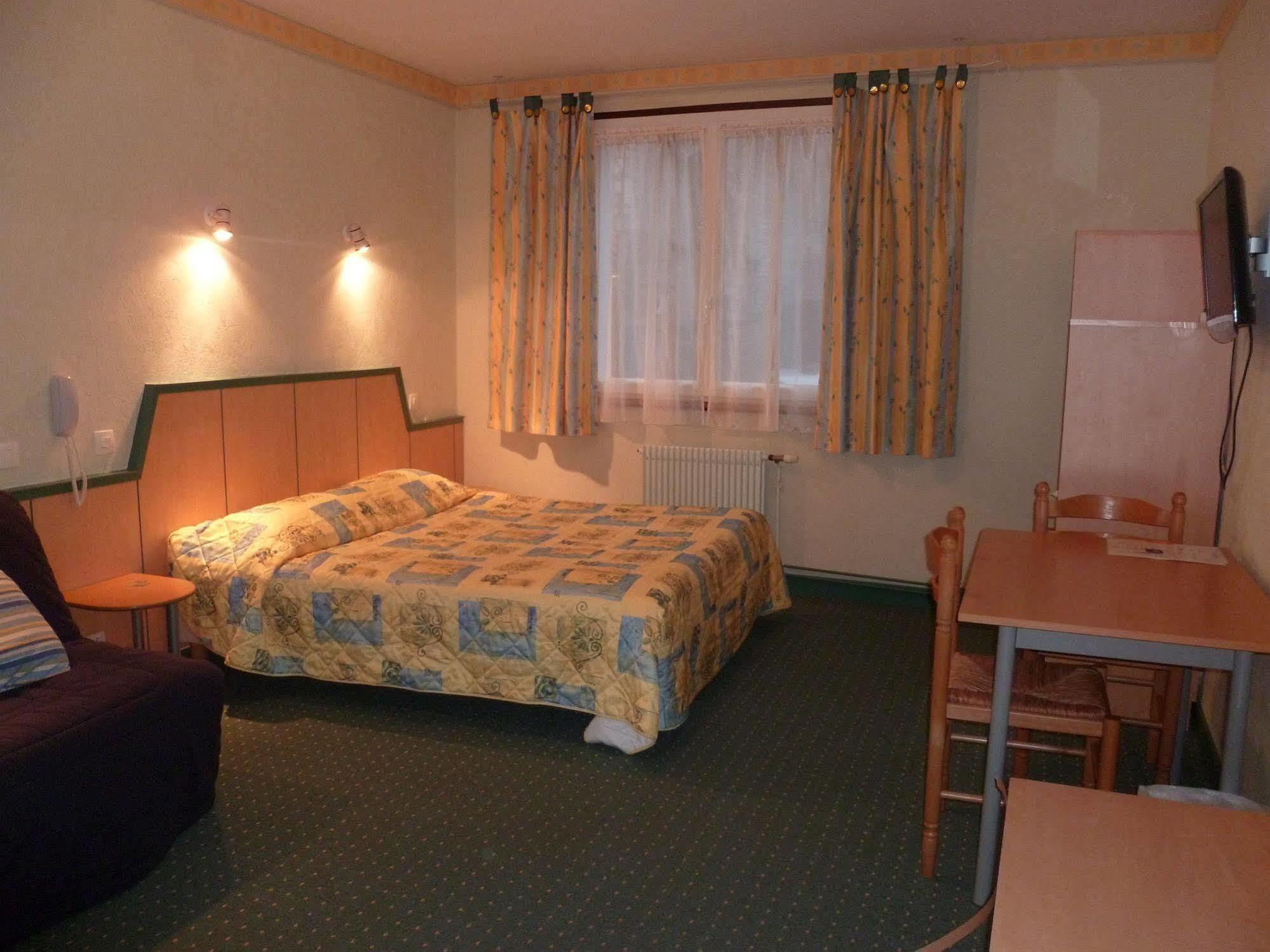 Hotel Rive Sud Шинон Экстерьер фото